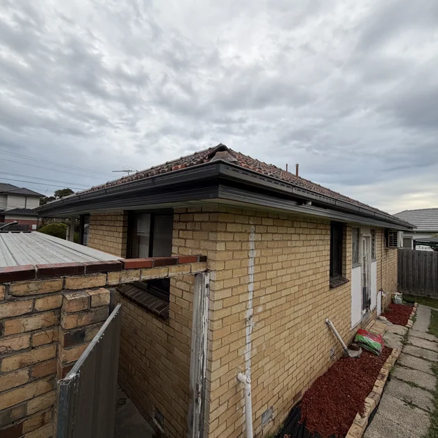 Melbourne home before new guttering was installed